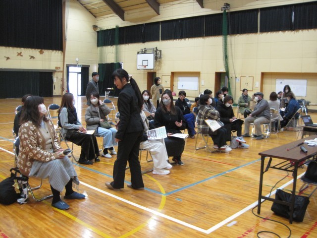 後半は保護者だけで講演を聴いたり、情報交換をしたりしました